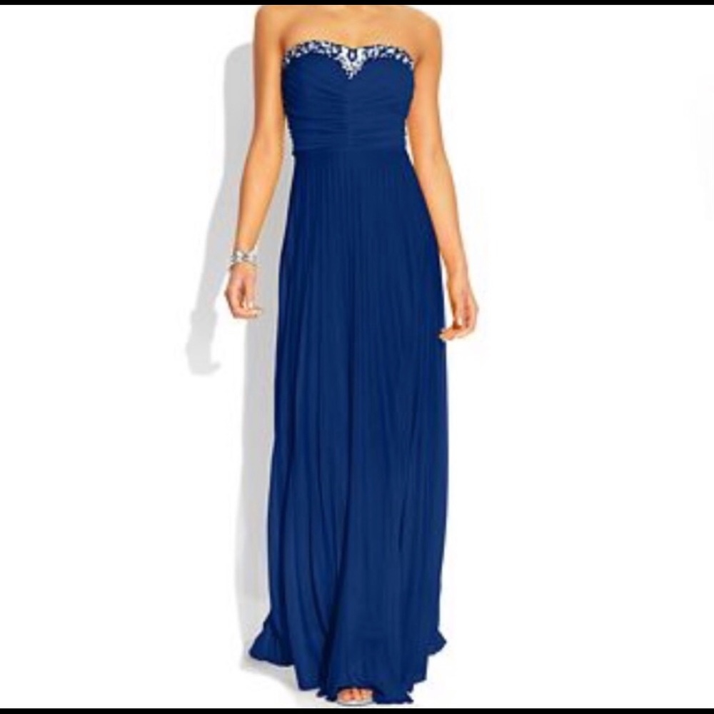 Dark blue prom dress